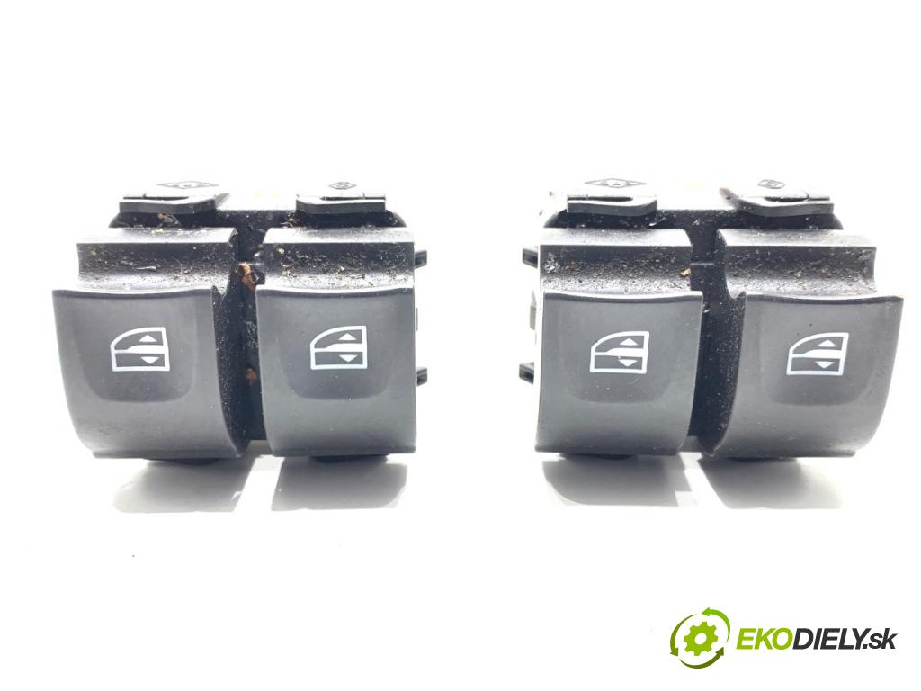 RENAULT CAPTUR I liftback 2017 66 kW 0.9 TCe 90 898 Prepínač okien 254113300R 254118044R (Prepínacie páčky pod volantom)
