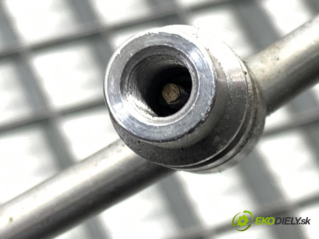 RENAULT CAPTUR I liftback 2017 66 kW 0.9 TCe 90 898 rúrka klimatizácie 924404971R (Rúrka klimatizácie)