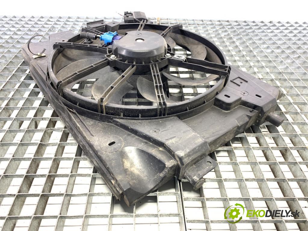 RENAULT CAPTUR I liftback 2017 66 kW 0.9 TCe 90 898 Ventilátor chladiča 214818009R (Ventilátor)