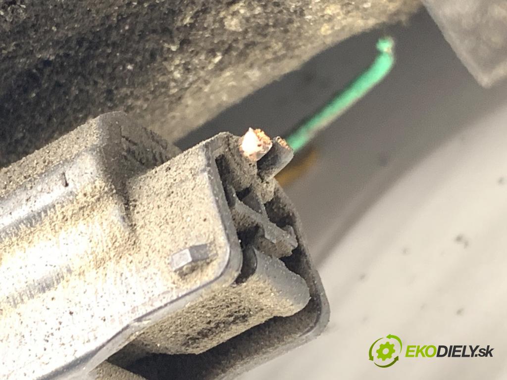 RENAULT LAGUNA III Kombi 2008 81 kW 1.5 dCi (KT0A, KT0R, KT02) 1461 Kompresor klimatizácie 8200898810 (Kompresor klimatizácie)