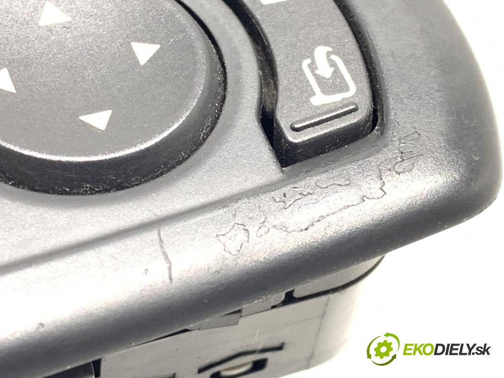 RENAULT LAGUNA III Kombi 2008 81 kW 1.5 dCi (KT0A, KT0R, KT02) 1461 Prepínač okien  (Prepínacie páčky pod volantom)