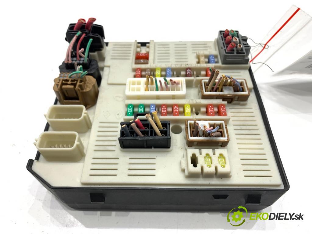 RENAULT LAGUNA III Kombi 2008 81 kW 1.5 dCi (KT0A, KT0R, KT02) 1461 modul BSI 284B60012R (Pojistková skříňka)