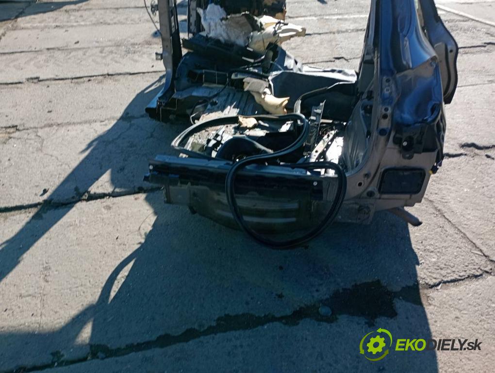 RENAULT CAPTUR I liftback 2017 66 kW 0.9 TCe 90 898 karoséria ČTVRŤÁK: Blatník zad ľavy pravy prah strecha PODŁUŻNICA ľavy