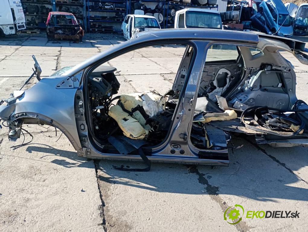 RENAULT CAPTUR I liftback 2017 66 kW 0.9 TCe 90 898 karoséria ČTVRŤÁK: Blatník zad ľavy pravy prah strecha PODŁUŻNICA ľavy