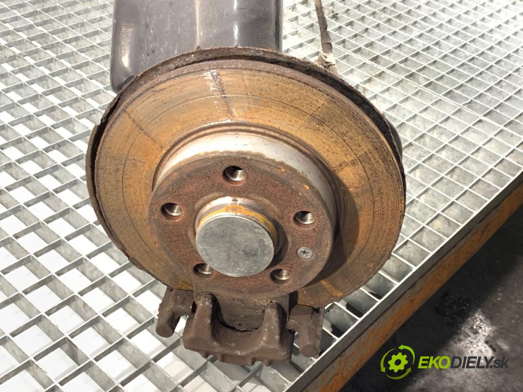 VW GOLF IV liftback 2002 55 kW 1.4 16V 1390 Výstuha zad