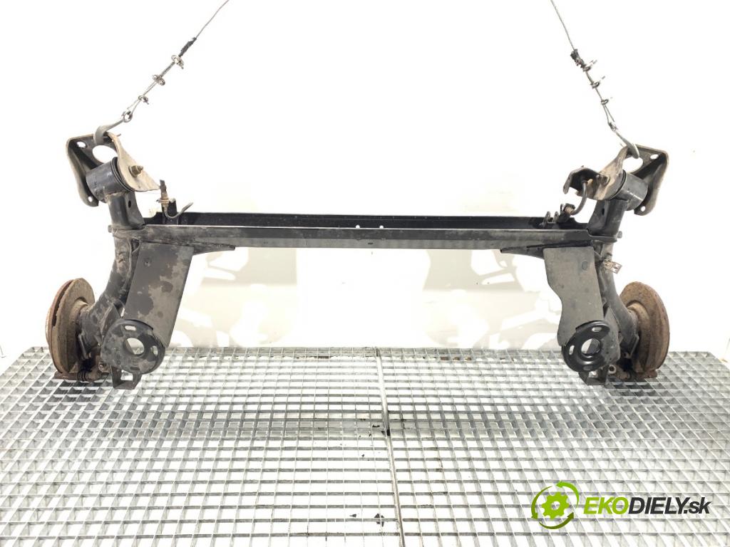 VW GOLF IV liftback 2002 55 kW 1.4 16V 1390 Výstuha zad