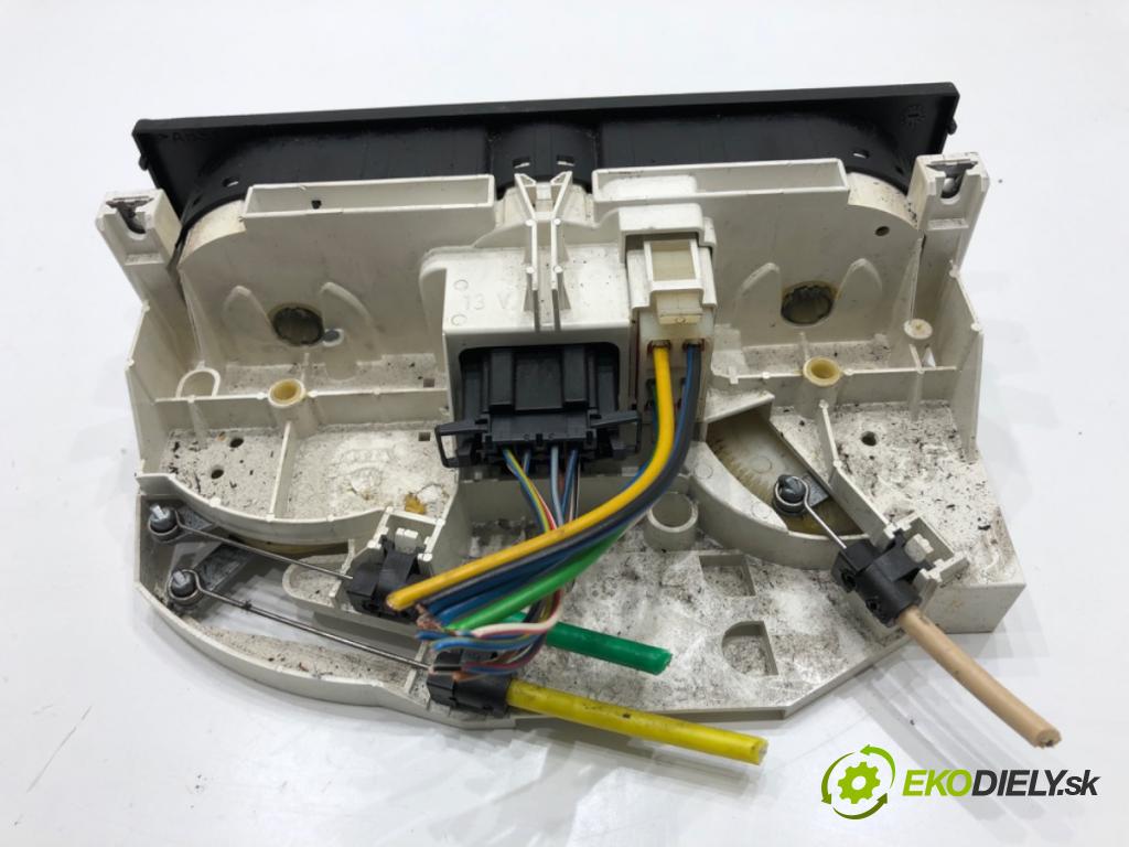 VW GOLF IV liftback 2002 55 kW 1.4 16V 1390 Panel ovládania kúrenia 1J0820045F (Prepínacie páčky pod volantom)