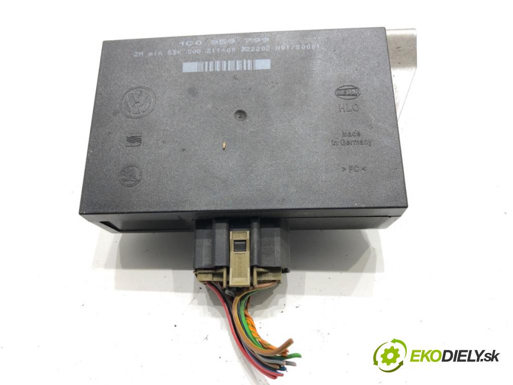 VW GOLF IV liftback 2002 55 kW 1.4 16V 1390 modul komfortu 1C0959799 (Komfortní modul)