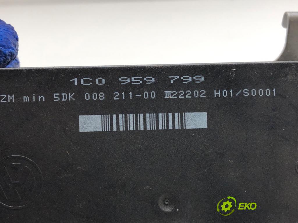 VW GOLF IV liftback 2002 55 kW 1.4 16V 1390 Modul komfortu 1C0959799 (Modul komfortu)