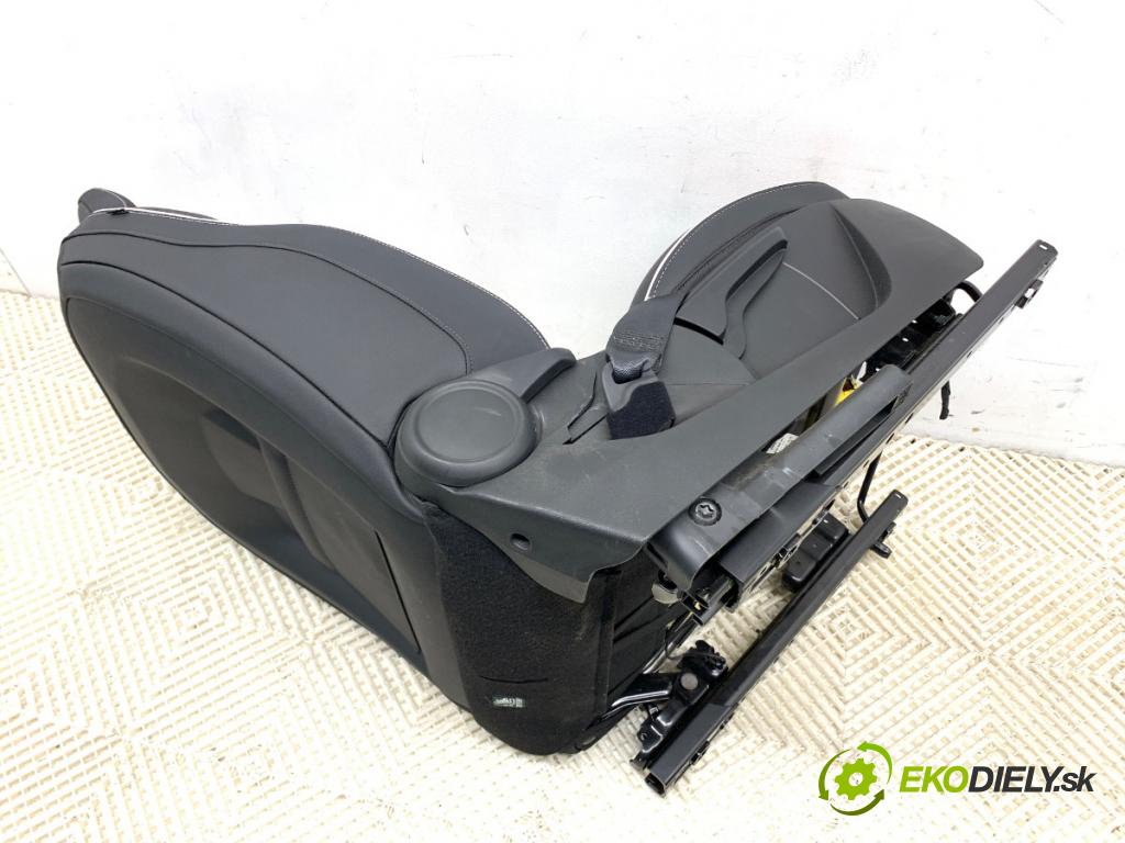 RENAULT CLIO V liftback 2020 74 kW 1.0 TCe 100 (B7MT) 999 Sedadlo pravy predný