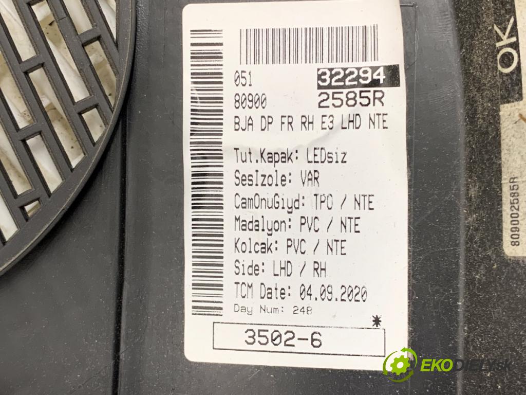 RENAULT CLIO V liftback 2020 74 kW 1.0 TCe 100 (B7MT) 999 čalúnenie Dvere pravy predný