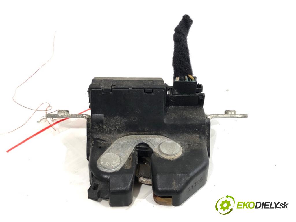 FIAT GRANDE PUNTO liftback 2005 55 kW 1.3 D Multijet 1248 zámok dverí zad