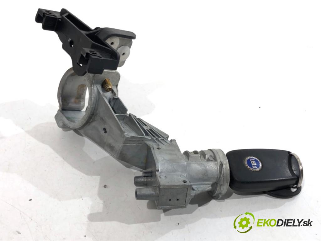 FIAT GRANDE PUNTO liftback 2005 55 kW 1.3 D Multijet 1248 spinačka 01098400 (Spínacia skrinka)