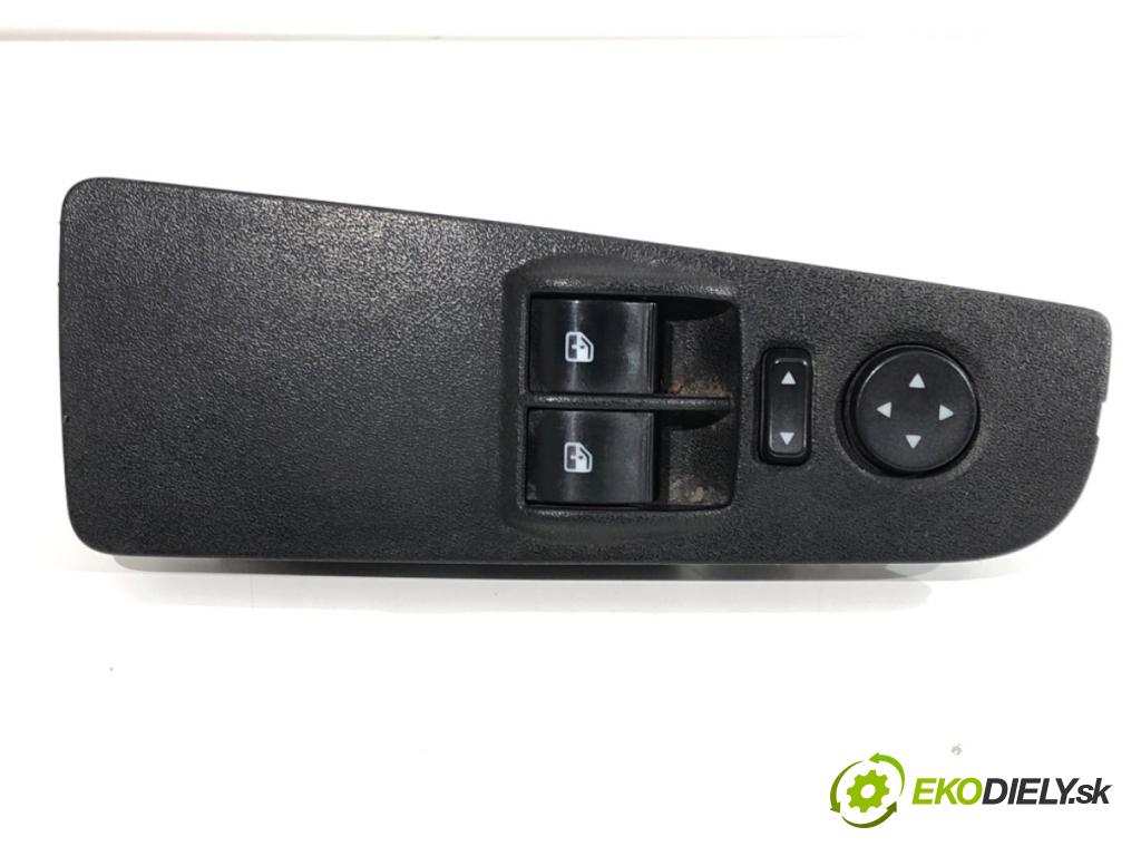 FIAT GRANDE PUNTO liftback 2005 55 kW 1.3 D Multijet 1248 Prepínač okien 735380444 (Prepínacie páčky pod volantom)