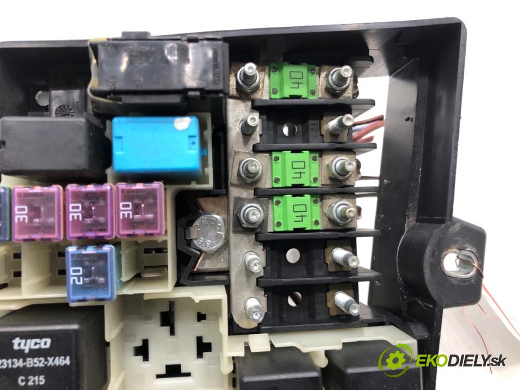 MAZDA 3 BK sedan 2006 77 kW 1.6 (BK12) 1598 skříňka poistková BP4K-66765 (Pojistková skříňka)