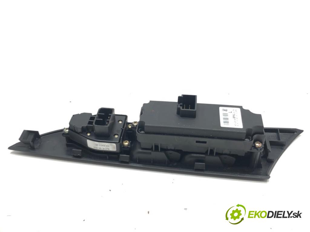 MAZDA 3 BK sedan 2006 77 kW 1.6 (BK12) 1598 Prepínač okien 03123000BP4L66350 (Prepínacie páčky pod volantom)