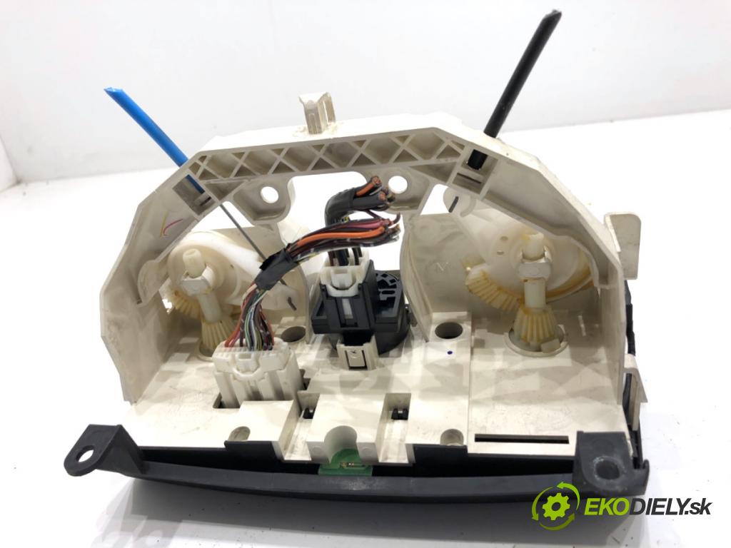 MAZDA 3 BK sedan 2006 77 kW 1.6 (BK12) 1598 Panel ovládania kúrenia  (Prepínacie páčky pod volantom)