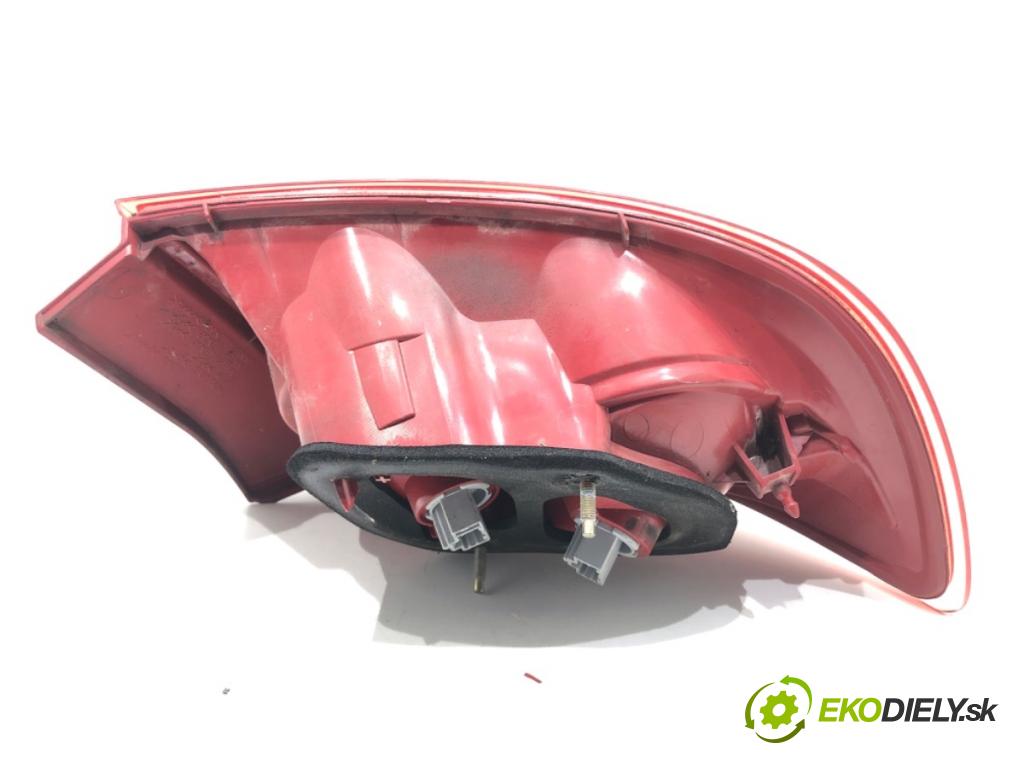 MAZDA 3 BK sedan 2006 77 kW 1.6 (BK12) 1598 Svetlo pravy zad