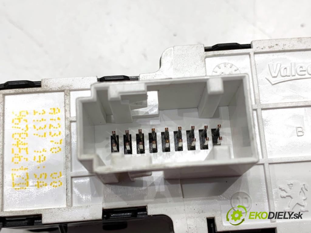 OPEL VIVARO C Autobus 2022 88 kW 1.5 1499 Prepínač okien 96784561ZD (Prepínacie páčky pod volantom)