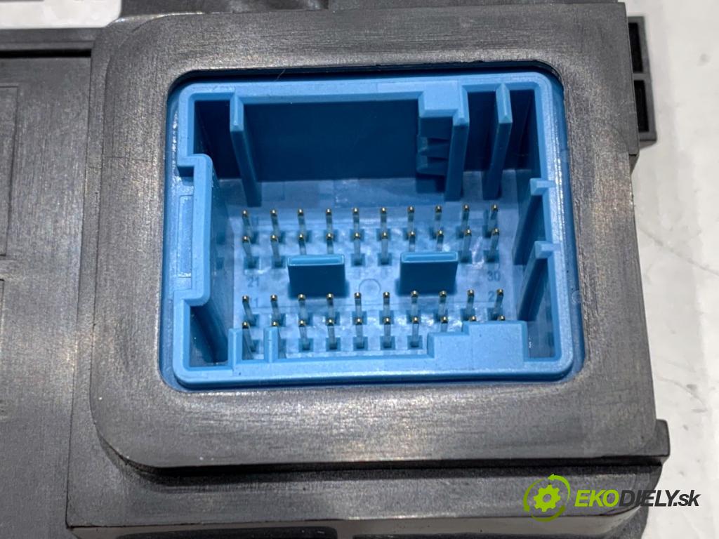 OPEL VIVARO C Autobus 2022 88 kW 1.5 1499 Modul klimatizácie 9849651180 (Kľučka dverí ostatné)