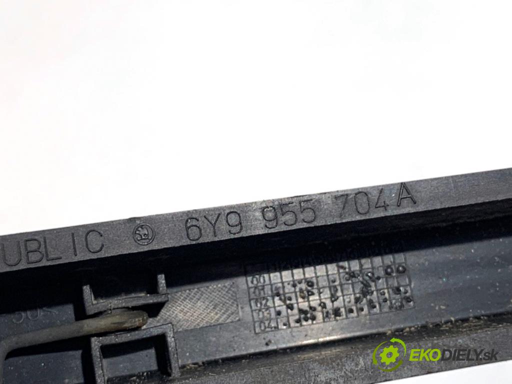 SKODA FABIA I Kombi 2003 47 kW 1.9 SDI 1896 Rameno stierače zad 6Y9955704A