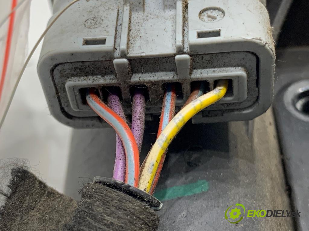 PEUGEOT 307 liftback 2005 80 kW 1.6 16V 1587 Škrtiaca klapka 9649510080 (Škrtiaca klapka)