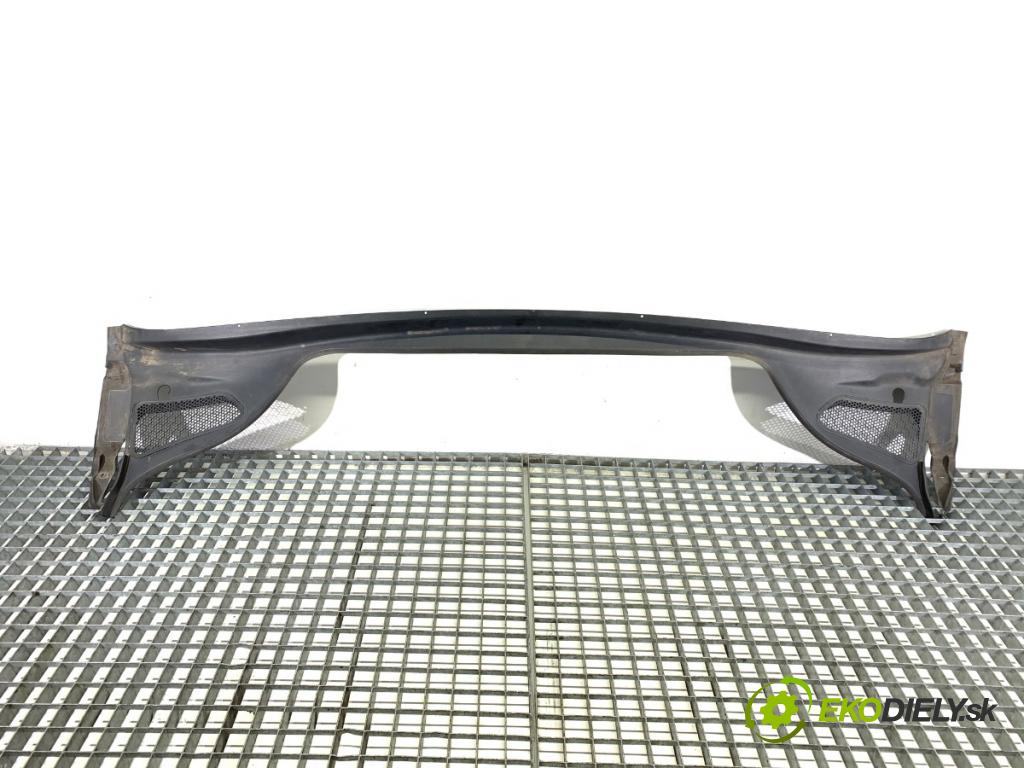 PEUGEOT 307 liftback 2005 80 kW 1.6 16V 1587 torpédo plast pod čelní okno 9657173977 (Plast pod čelním sklem)