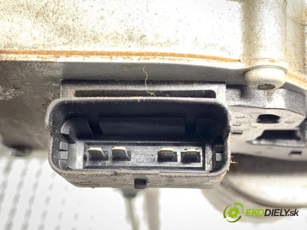 PEUGEOT 307 liftback 2005 80 kW 1.6 16V 1587 mechanismus stěračů přední část 404638 (Motorek stěračů přední)