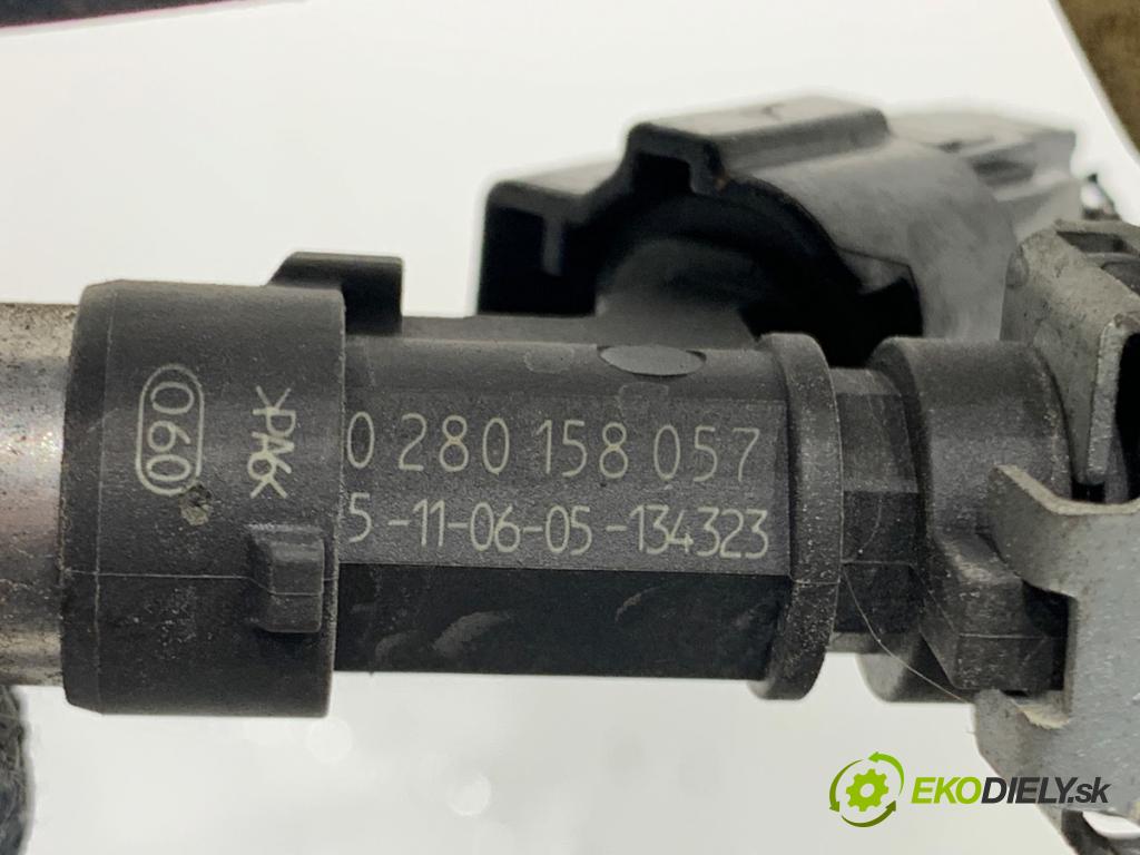 PEUGEOT 307 liftback 2005 80 kW 1.6 16V 1587 Lišta vstrekovacia 0280158057 (Vstrekovacia lišta)