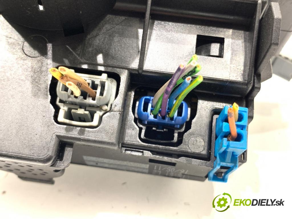 PEUGEOT 307 liftback 2005 80 kW 1.6 16V 1587 Prepínač kombinovaný 96605599XT (Prepínacie páčky pod volantom)