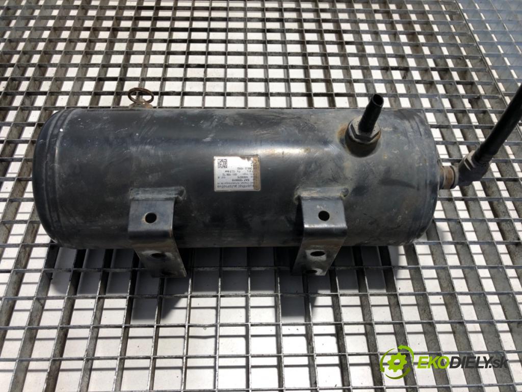 DAF XF Ciągnik siodłowy 2016 340 kW FT 460 340 kW [462 KM] olej napędowy 2012 - 2022 12900 Nádržka vzduchu 1999919 (Obal vzduchového filtra)