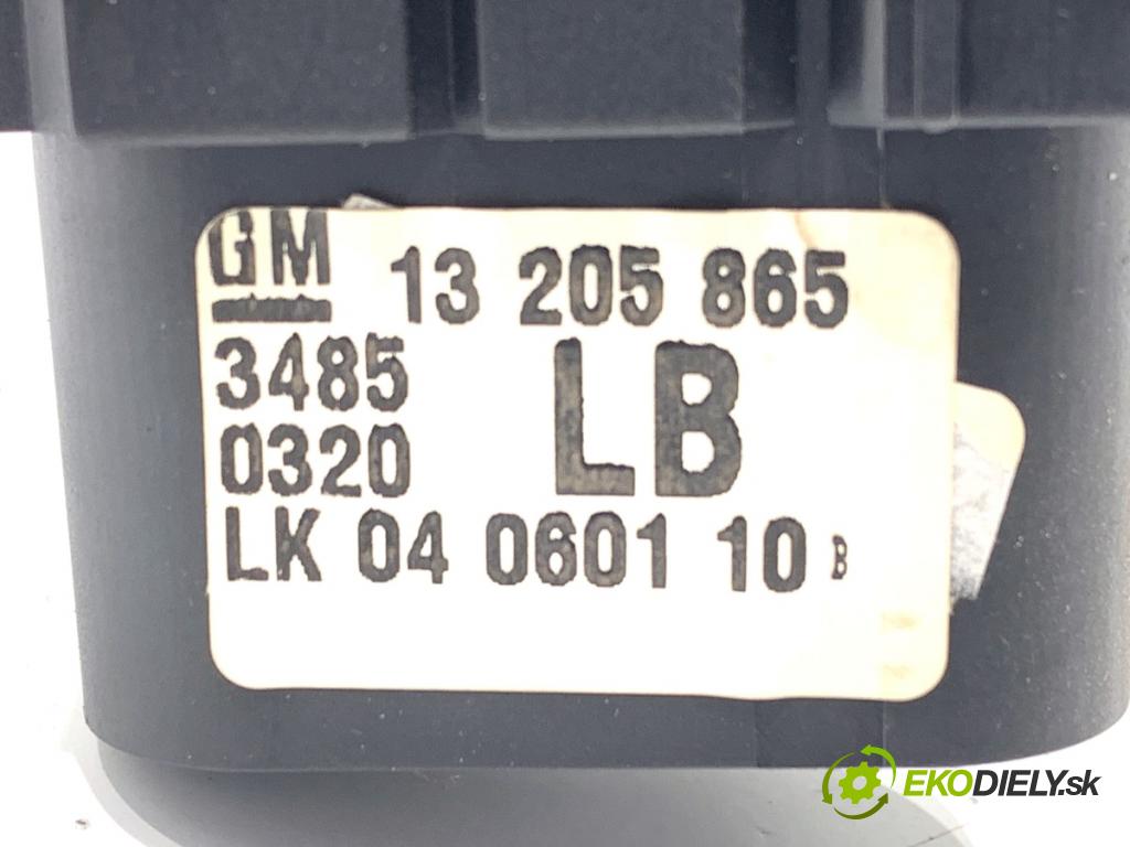 OPEL ZAFIRA B nadwozie wielkoprzestrzenne (MPV) 2006 88 kW 1.9 CDTI (M75) 1910 Spínač svetiel 13205865