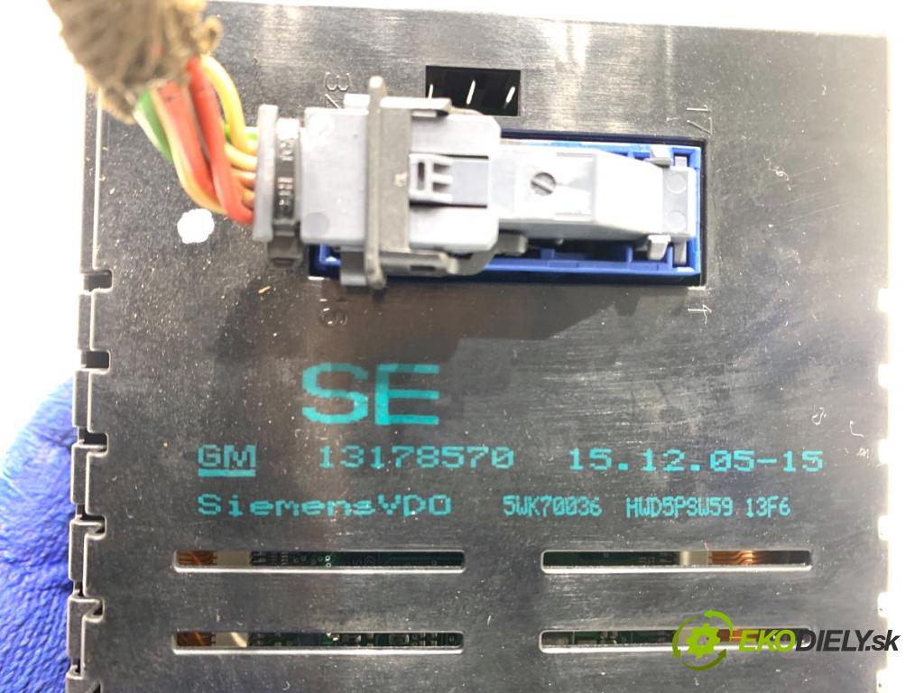 OPEL ZAFIRA B nadwozie wielkoprzestrzenne (MPV) 2006 88 kW 1.9 CDTI (M75) 1910 Dislpej 13178570 (Prístrojová doska)