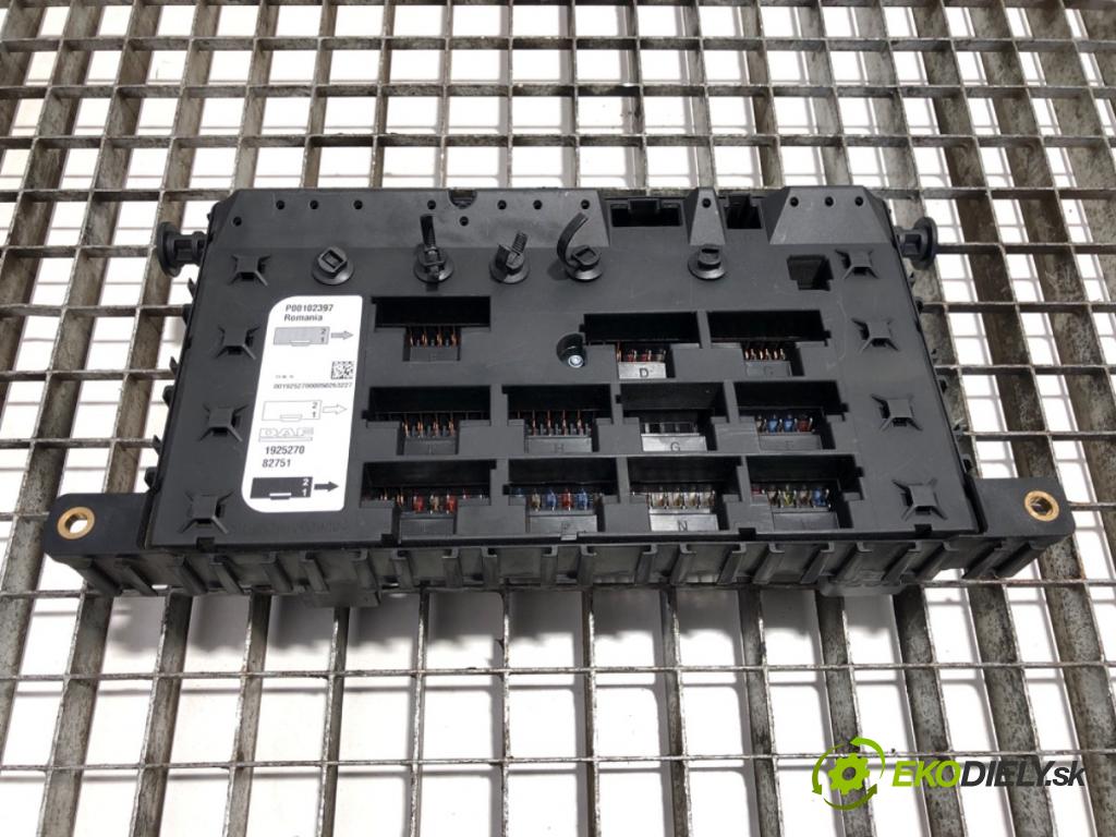 DAF XF Ciągnik siodłowy 2016 340 kW FT 460 340 kW [462 KM] olej napędowy 2012 - 2022 12900 Skrinka poistková 1925270 (Poistková skrinka)