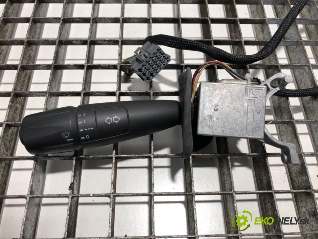 DAF XF Ciągnik siodłowy 2016 340 kW FT 460 340 kW [462 KM] olej napędowy 2012 - 2022 12900 Prepínač kombinovaný 1892960 (Prepínacie páčky pod volantom)