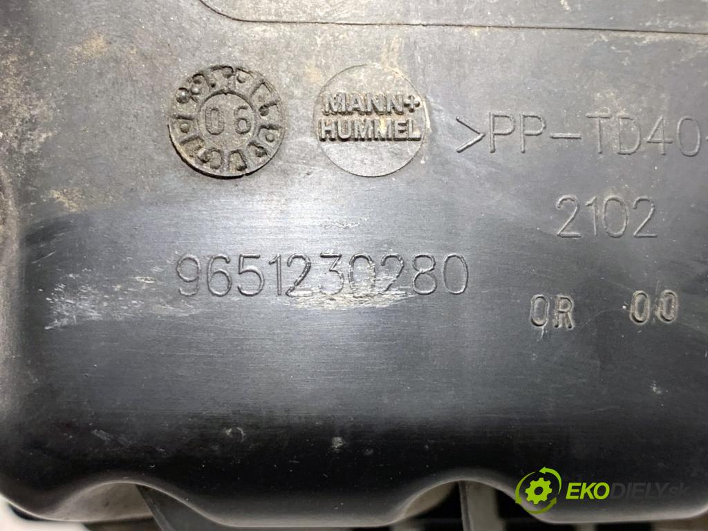 CITROEN C4 PICASSO I nadwozie wielkoprzestrzenne (MPV) 2007 103 kW 2.0 i 16V 1997 obal filtra vzduchu 9651230280 (Kryt vzduchového filtru)