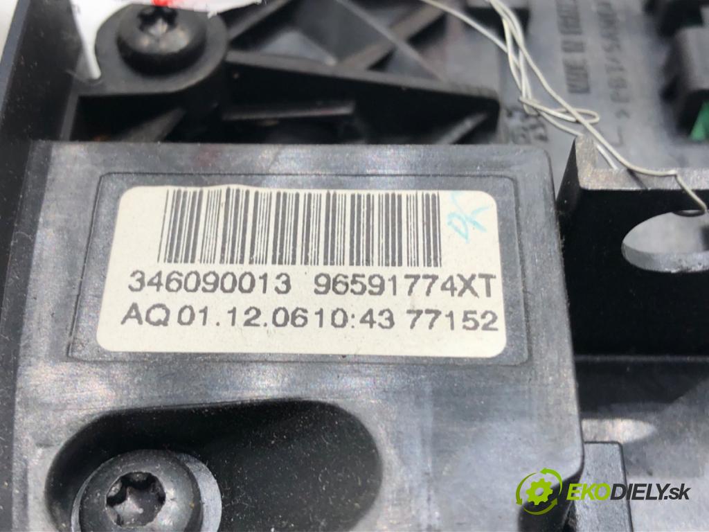 CITROEN C4 PICASSO I nadwozie wielkoprzestrzenne (MPV) 2007 103 kW 2.0 i 16V 1997 Prepínač kombinovaný 96627927XT (Prepínacie páčky pod volantom)