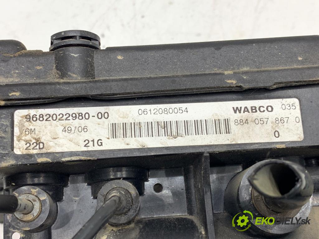 CITROEN C4 PICASSO I nadwozie wielkoprzestrzenne (MPV) 2007 103 kW 2.0 i 16V 1997 Pumpa nápravy 9682022980