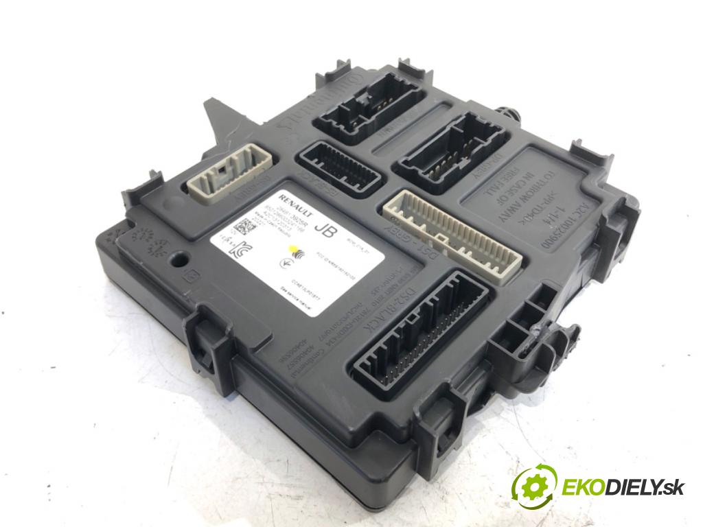 RENAULT CLIO V liftback 2020 74 kW 1.0 TCe 100 (B7MT) 999 Modul BCM 284B13925R (Riadiaca jednotka ostatné)