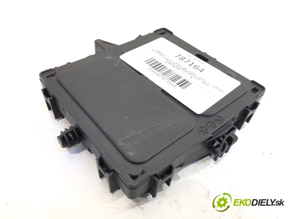 RENAULT CLIO V liftback 2020 74 kW 1.0 TCe 100 (B7MT) 999 Modul BCM 284B13925R (Riadiaca jednotka ostatné)