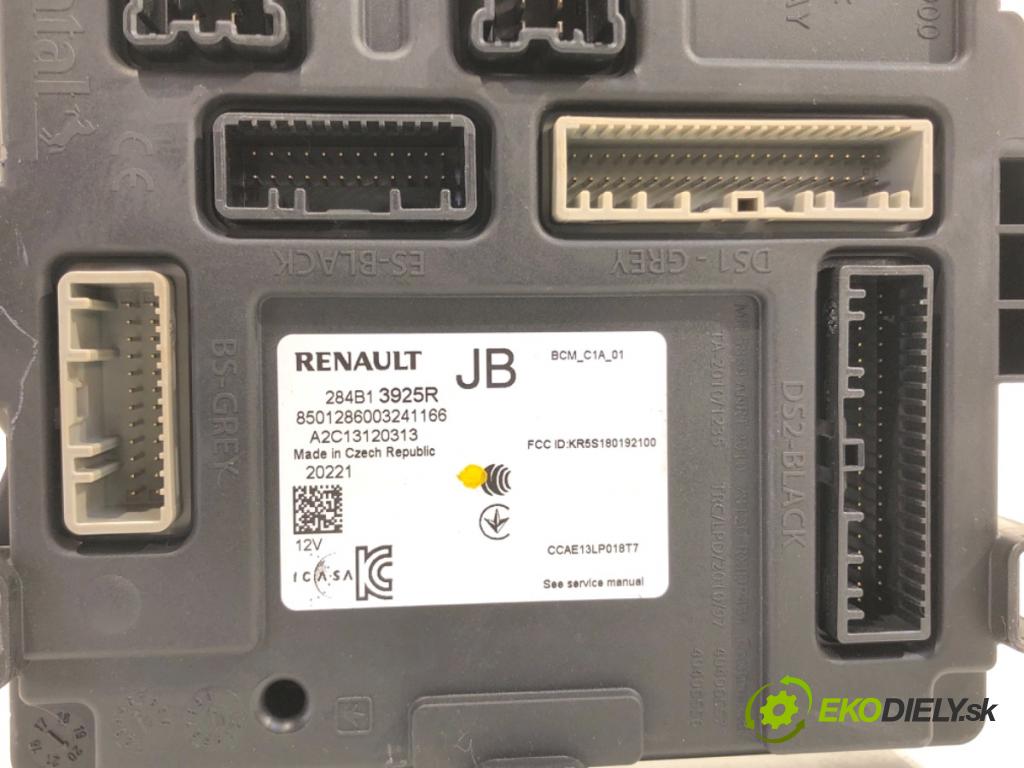 RENAULT CLIO V liftback 2020 74 kW 1.0 TCe 100 (B7MT) 999 Modul BCM 284B13925R (Riadiaca jednotka ostatné)