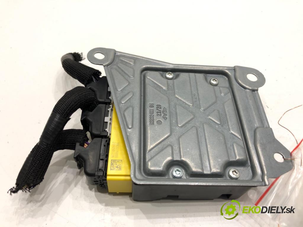 RENAULT CLIO V liftback 2020 74 kW 1.0 TCe 100 (B7MT) 999 senzor airbag 985109469R (Snímač)