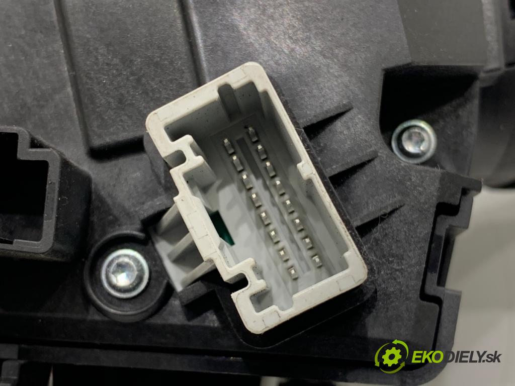 RENAULT CLIO V liftback 2020 74 kW 1.0 TCe 100 (B7MT) 999 Prepínač kombinovaný 255675601R (Prepínacie páčky pod volantom)