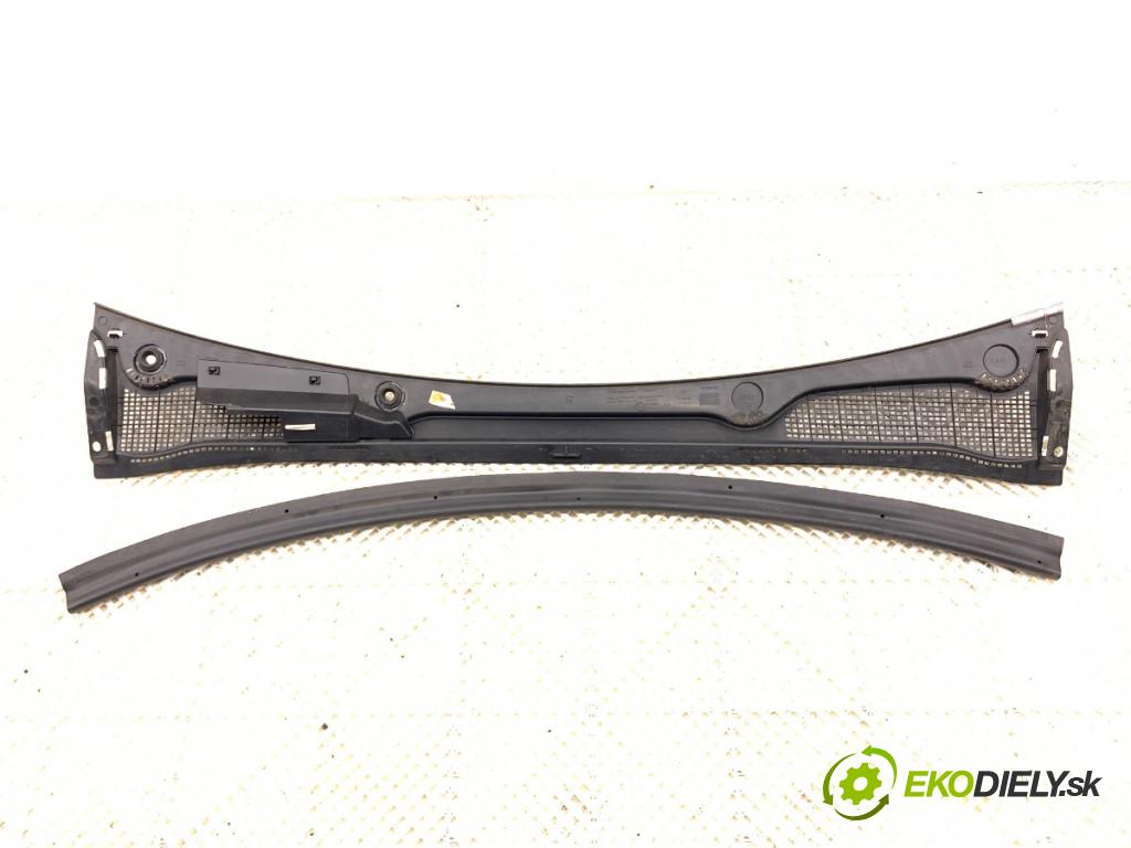 RENAULT CLIO V liftback 2020 74 kW 1.0 TCe 100 (B7MT) 999 torpédo plast pod čelní okno 668115911R (Plast pod čelním sklem)