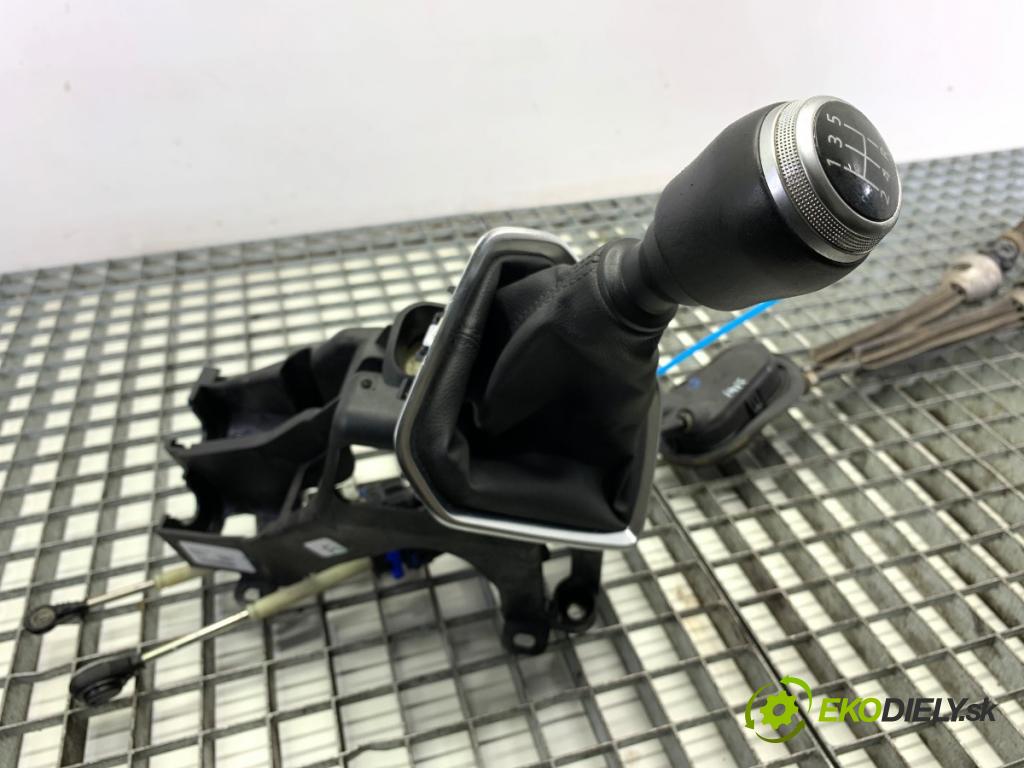 RENAULT CLIO V liftback 2020 74 kW 1.0 TCe 100 (B7MT) 999 Kulisa 349010138R (Rýchlostná páka (kulisa))