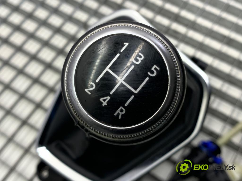 RENAULT CLIO V liftback 2020 74 kW 1.0 TCe 100 (B7MT) 999 Kulisa 349010138R (Rýchlostná páka (kulisa))