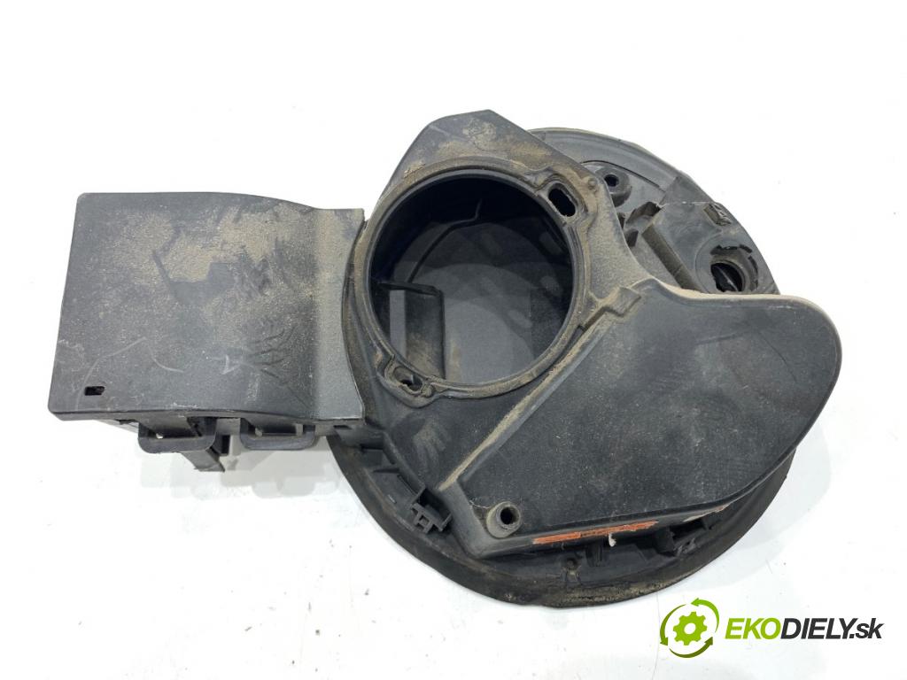 RENAULT CLIO V liftback 2020 74 kW 1.0 TCe 100 (B7MT) 999 Dvierka nádrže paliva 781209517R (Kľučka dverí ostatné)