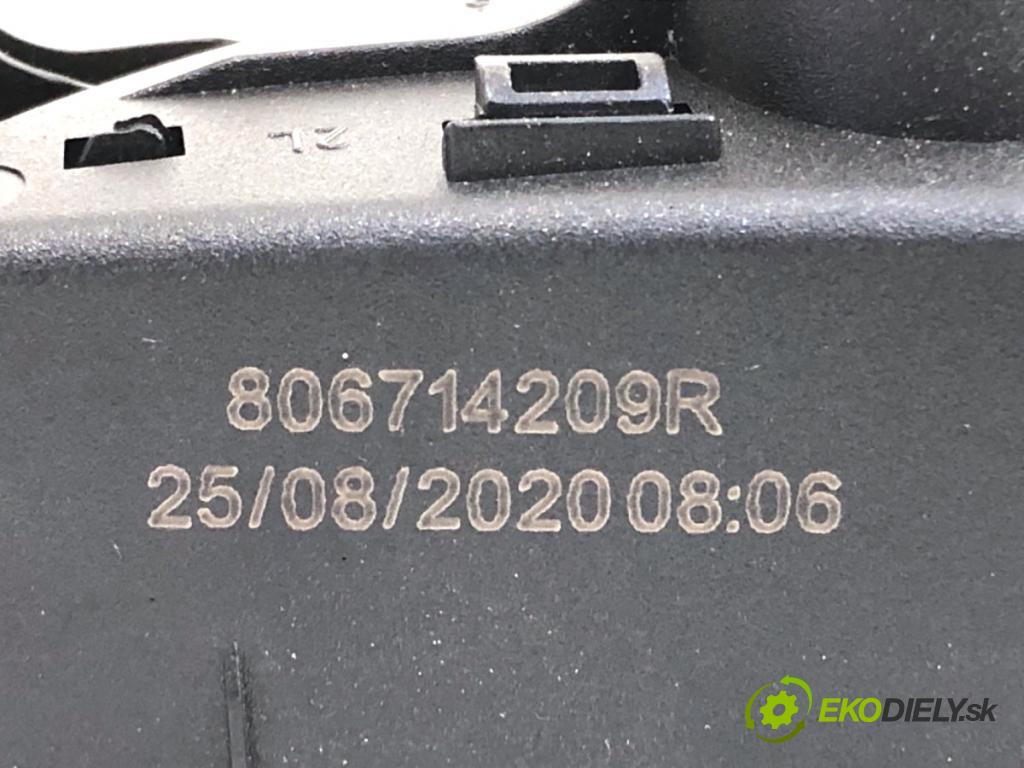 RENAULT CLIO V liftback 2020 74 kW 1.0 TCe 100 (B7MT) 999 Kľučka vnútorná ľavy predný 806714209R