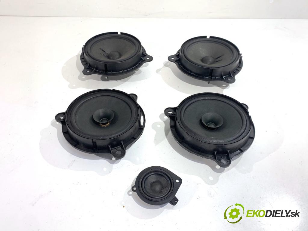 RENAULT CLIO V liftback 2020 74 kW 1.0 TCe 100 (B7MT) 999 reproduktory 281569368Ŕ