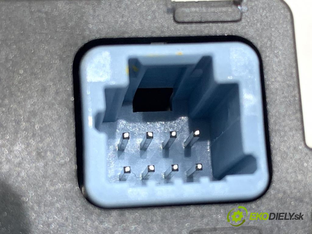RENAULT CLIO V liftback 2020 74 kW 1.0 TCe 100 (B7MT) 999 HNÍZDO: USB 280231553R